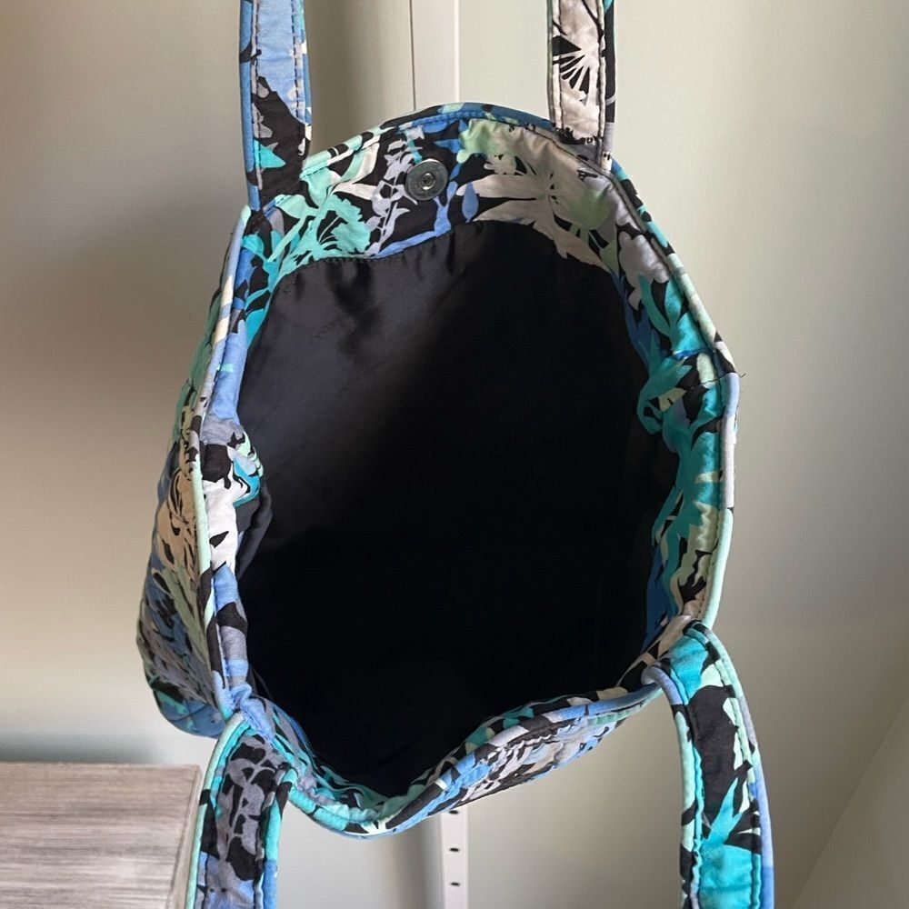 Vera Bradley Blue Quilted Bag - Picture 4 of 4